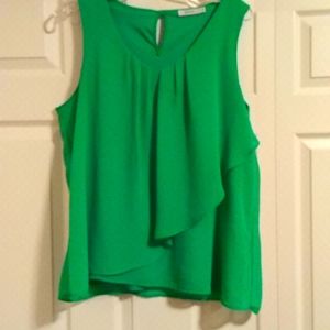 21. Sleeveless Layered Green Top L